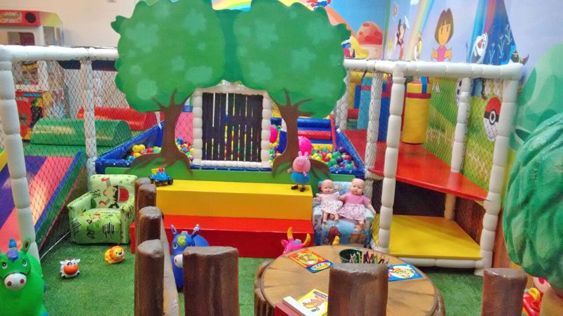 Área Baby revestida em espuma e lona, obra entregue pela Upa Upa Brinquedos