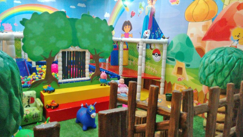 Área Baby revestida em espuma e lona, obra entregue pela Upa Upa Brinquedos