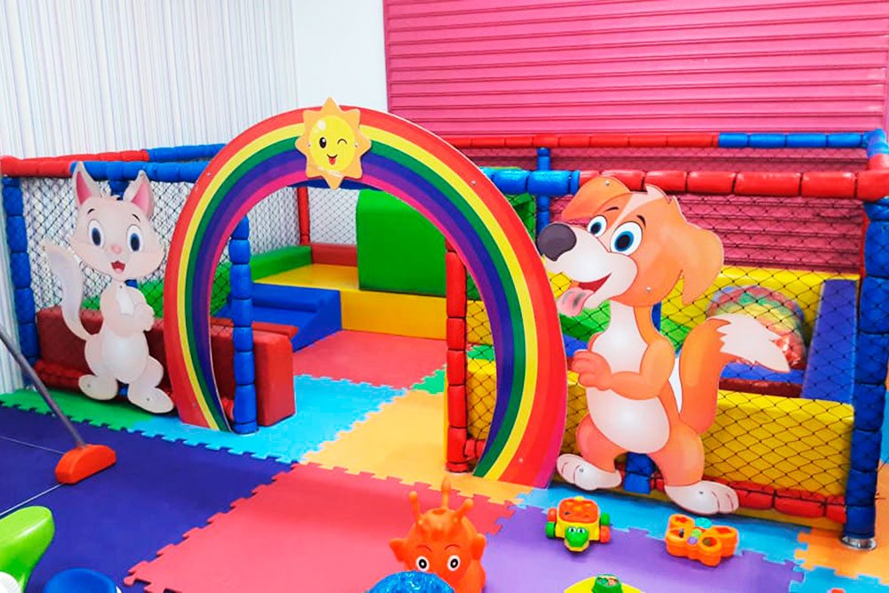 Área Baby revestida em espuma e lona, obra entregue pela Upa Upa Brinquedos